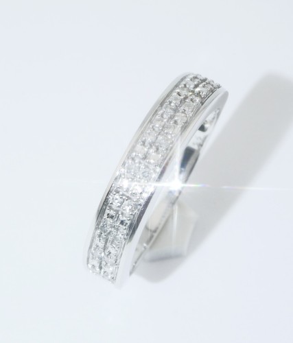 Stunning 9ct White Gold Diamond Set Ring Size UK SIZE Q½ - Picture 2 of 5