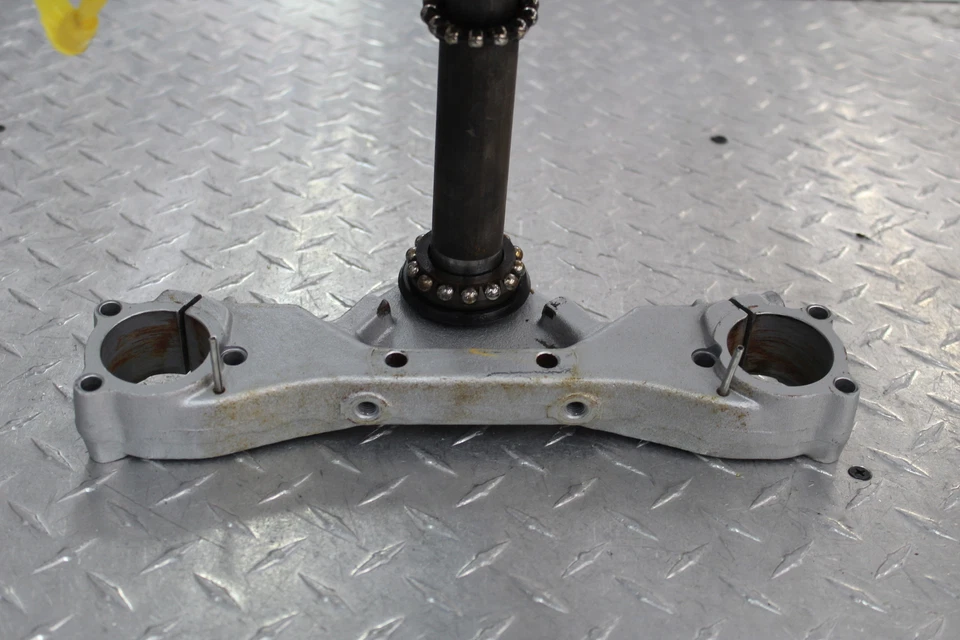 2006 YAMAHA V STAR 650 XVS650A CLASSIC FRONT FORKS CLAMP TRIPLE TREE STEM Foto 4 de 4