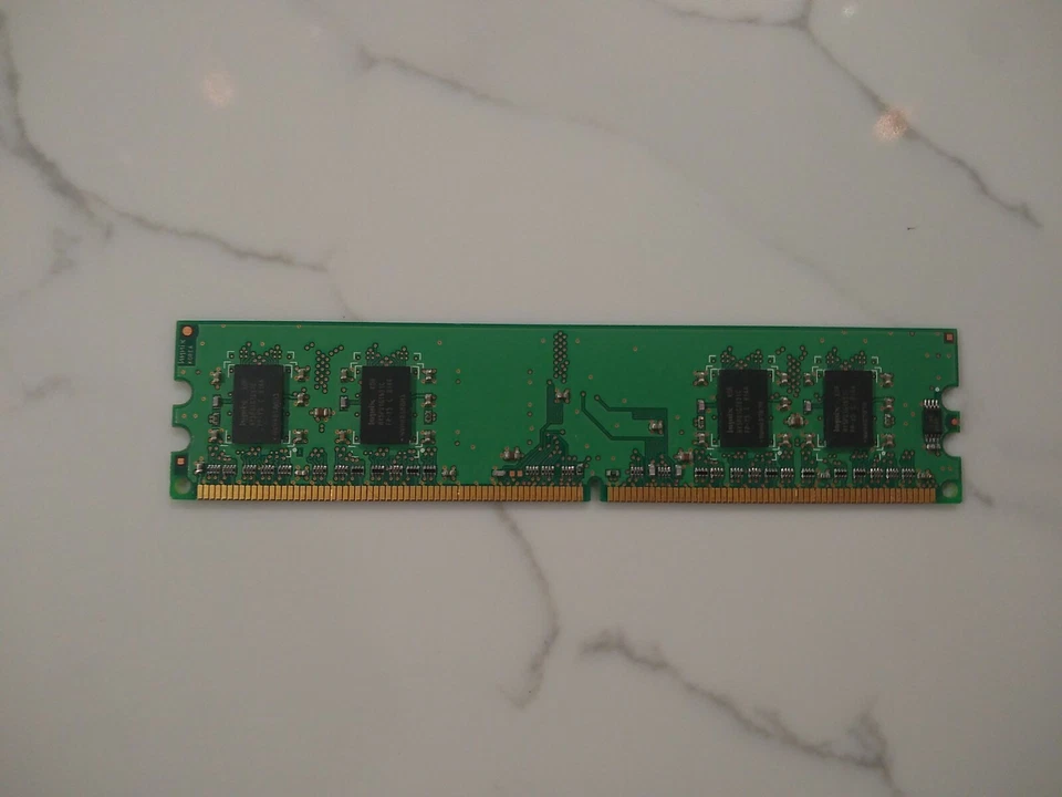 Memoria AB-C HYNIX HYMP164U64CP6-Y55512 MB, 1Rx16 PC-2-5300U-555-12 usada Foto 2 de 2