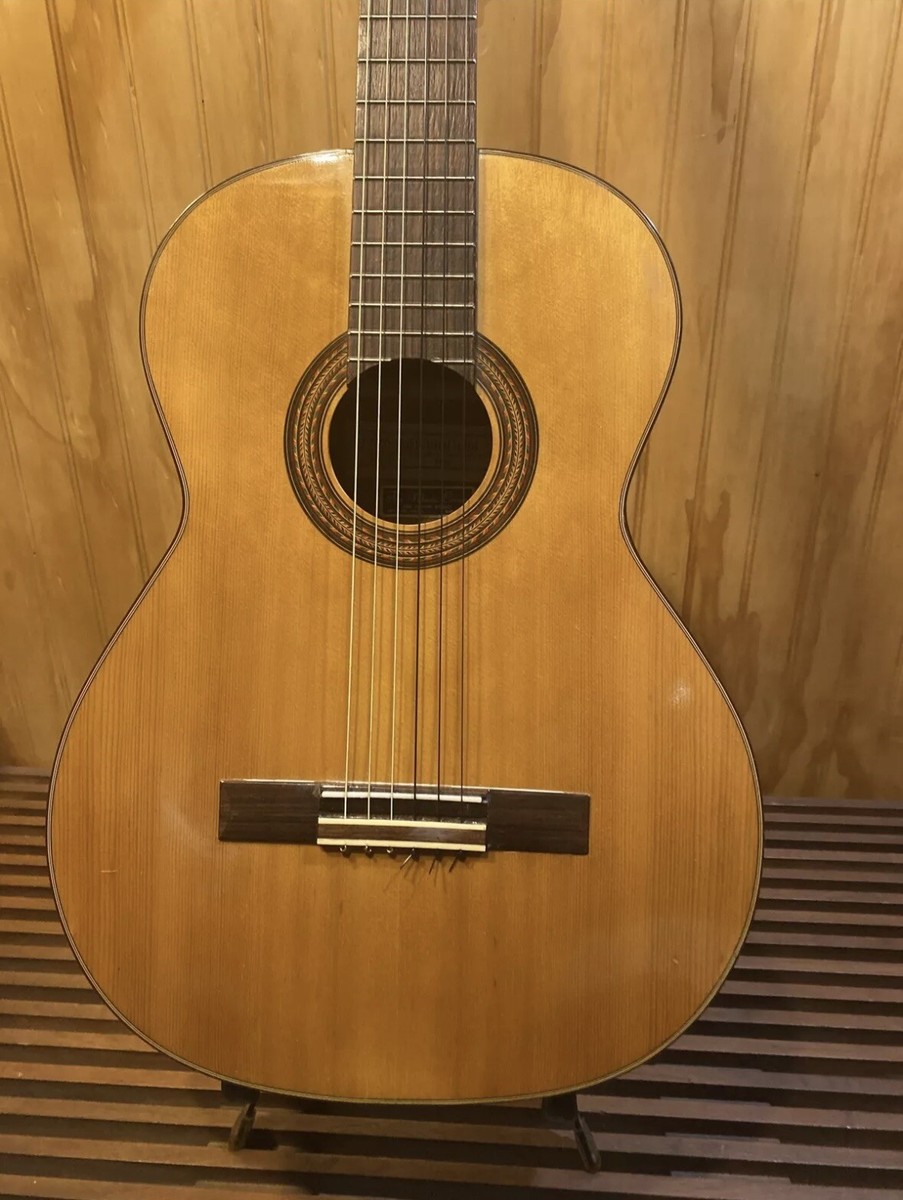 VINTAGE 1968 KISO SUZUKI VIOLIN CO. 19 FRET CLASSICAL GUITAR