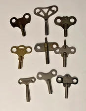 9  VINTAGE CLOCK KEYS - MIXED SIZES
