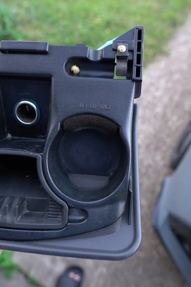 Cenicero Lincoln Town Car 1998-2002 código con negro medianoche oscuro Foto 4 de 4