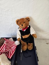VINTAGE CHOSUN INTERNATIONAL WORLD REAVELER TEDDYBEAR SET W/ OUTFITS AND TRUNK