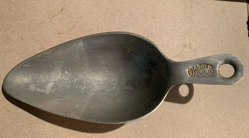 VINTAGE WAGNER WARE 7.25” ALUMINUM SCOOP, Made In USA