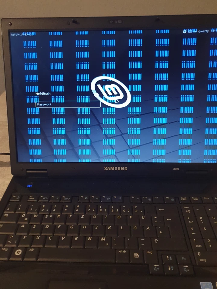 Samsung NP-R700 Laptop/Notebook Geht an - Bild 4 von 4