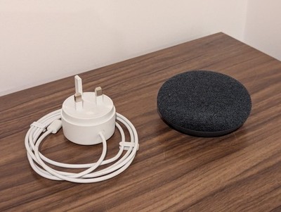 Google Home Mini Smart Assistant Charcoal Grey - mit Stromkabel und Stecker
