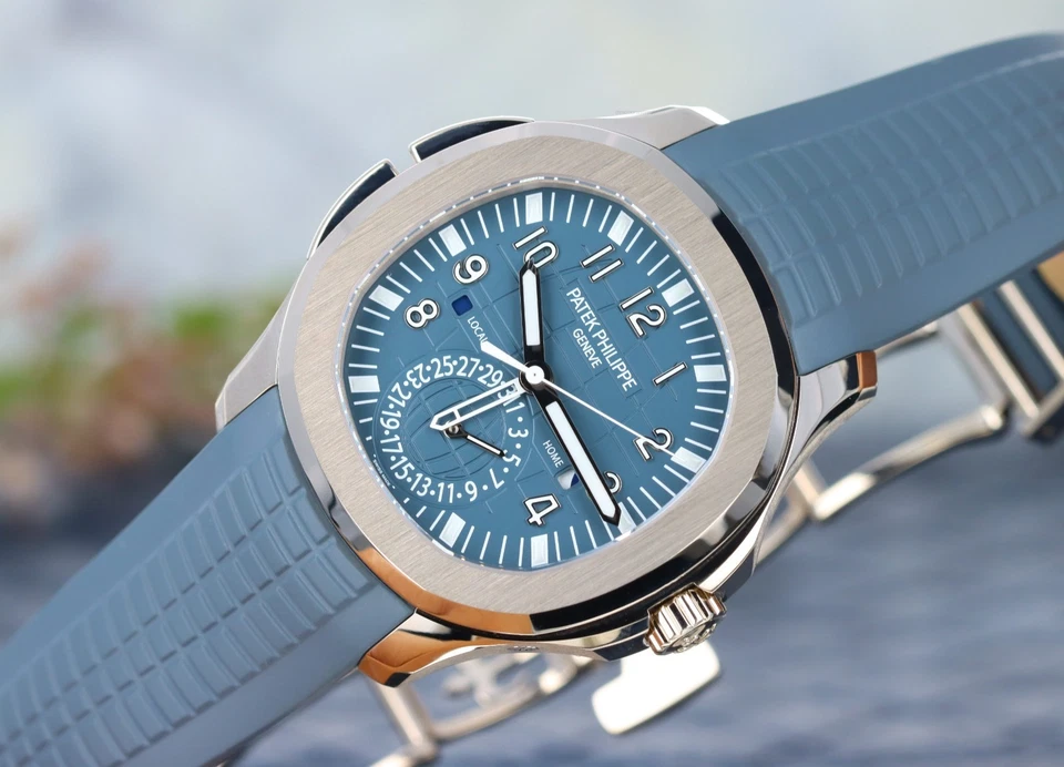 Patek Philippe Aquanaut Travel Time 5164G-001, Blue/Grey Dial - 18kt White Gold - Image 2 of 4