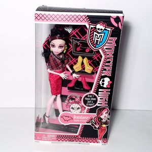 draculaura i love shoes