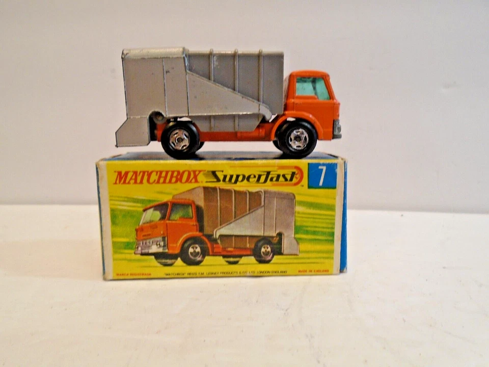 Matchbox Superfast 7 Refuse Truck in Box - Image 3 of 4
