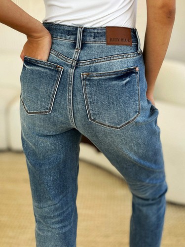 Judy Blue Full Size Mid Rise Rigid Magic Release Hem Jeans - 第 15/27 張圖片
