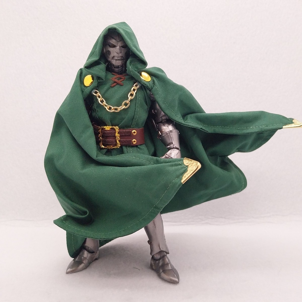SU-DOOM-SET-GN: 1/12 Deluxe Green Outfit Set for Marvel Legends Dr