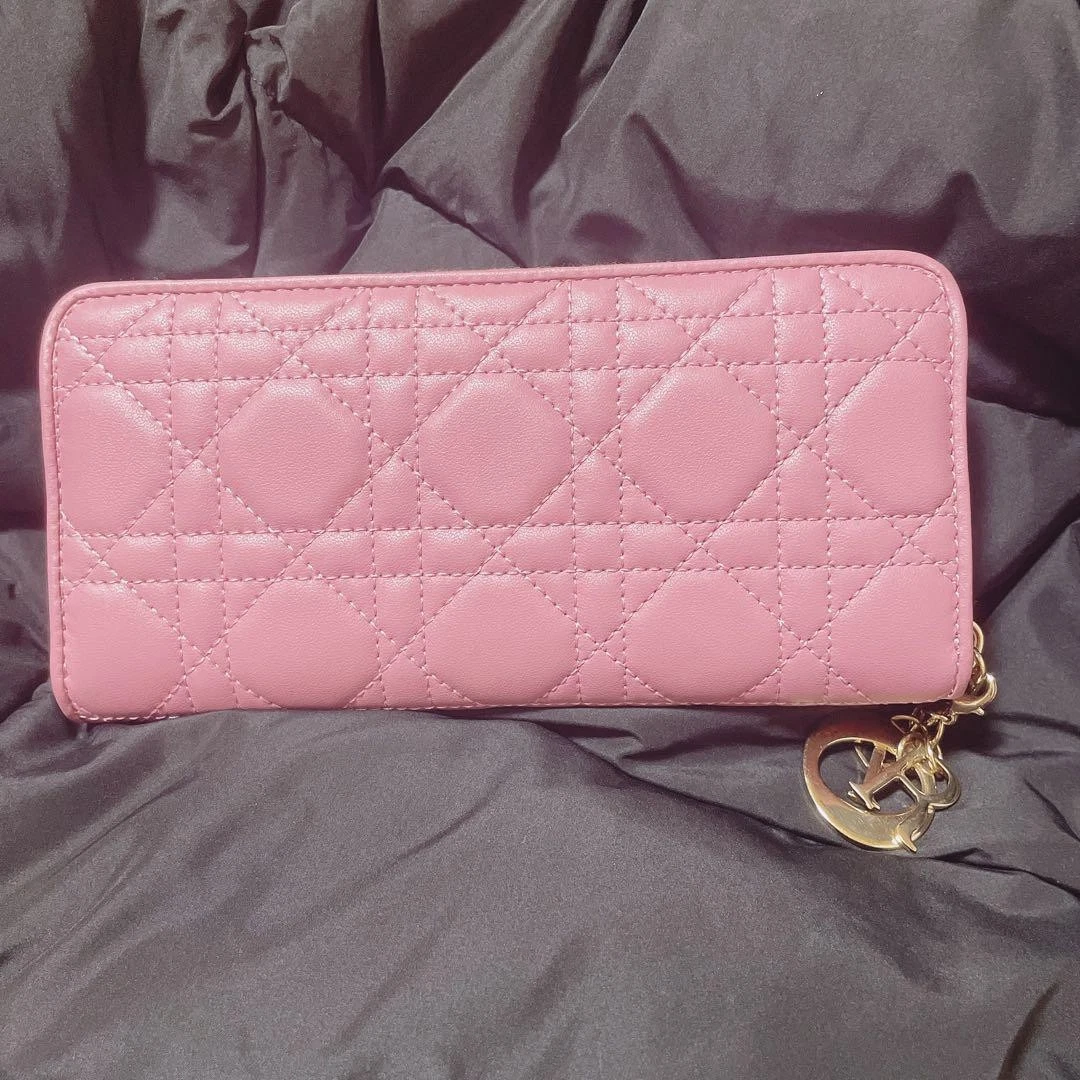 Portefeuille long matelassé rose Dior Lady Dior fermeture éclair excellent état