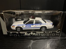 1/18 AUTOart 72703 Ford Crown Victoria Police NYPD CVPI P71 Crown Victoria Y