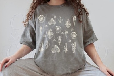 hot! Sea Shell 90s Vintage Tattoo Style Tshirt, Retro Y2k Ocean Shell Shirt, Sea