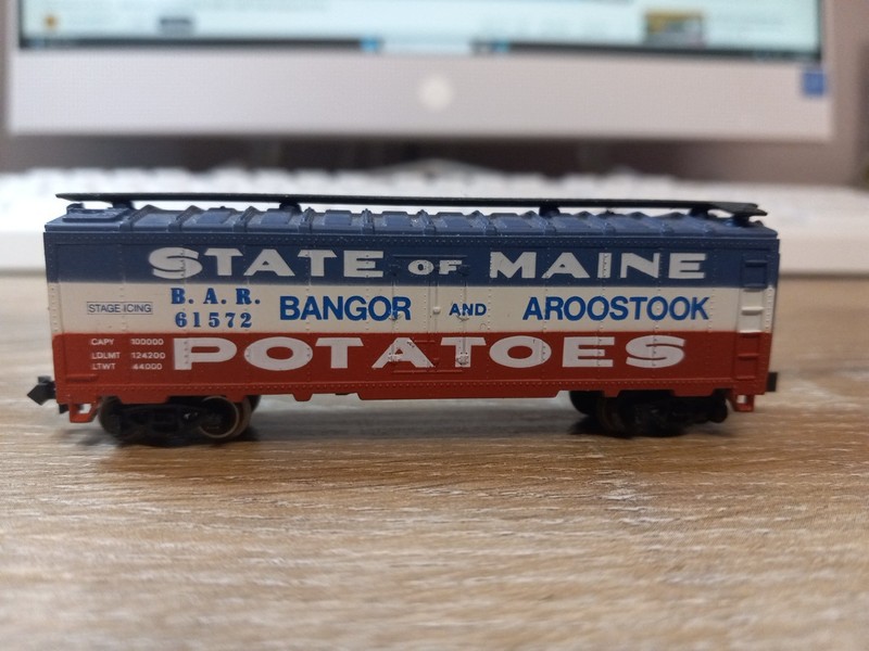 MRC , N SCALE. 40' REEFER CAR. BANGOR & AROOSTOOK. W/METAL WHEELS. FREE SHIPPING