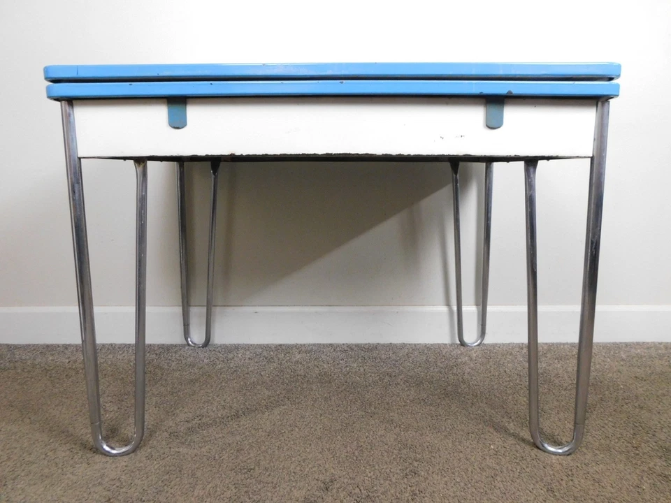 Extensión de cocina con tapa esmaltada 1959 de colección mesa de hojas deslizables patas de horquilla cromadas Foto 3 de 4