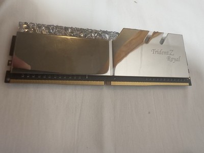 G.SKILL Trident Z Royal 16GB (2x8GB) DDR4-3200 DIMM XMP