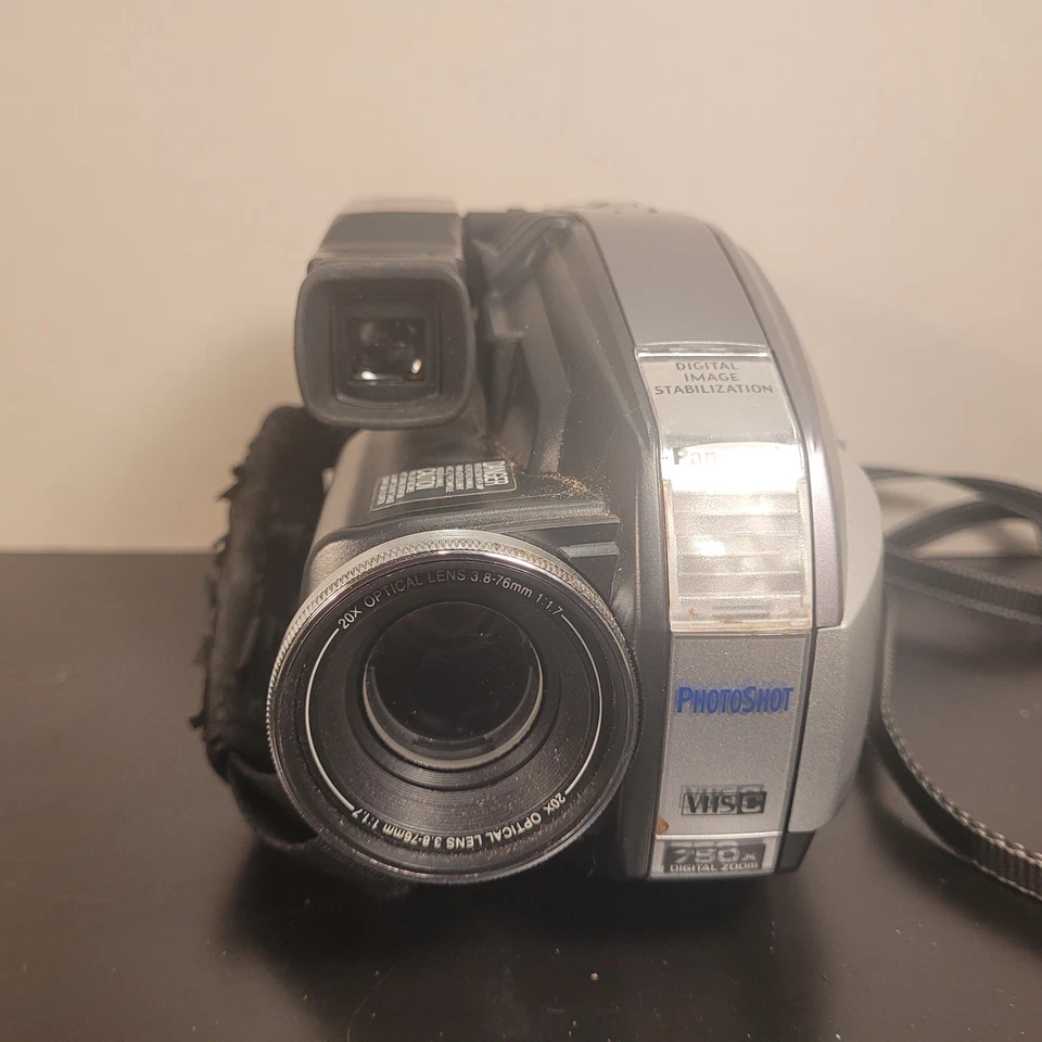 Panasonic Palmcorder PV-L452D L452 VHS-C With Battery And Charger Works! - Image 2 of 4