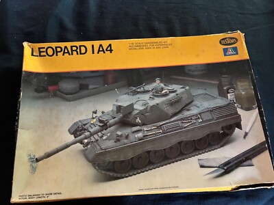 Testors/Italeri Leopard I A4 1/35 Tank Model (open,torn box) made in Italy 1979