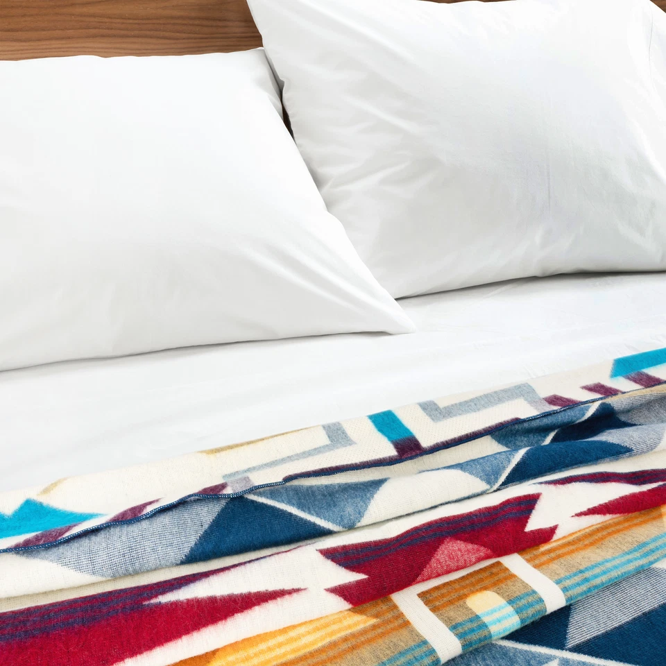 EXTRA LARGE ALPACA WOOL BLANKET SOFT & WARM REVERSIBLE SOUTHWEST CROSS PATTERN - Image 3 of 4