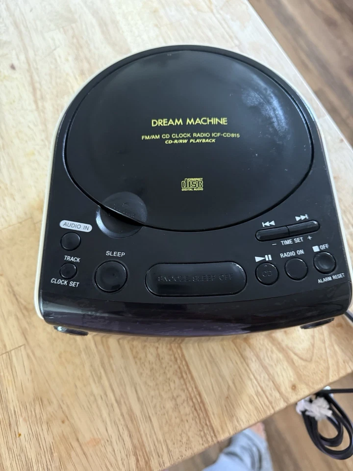 Sony Dream Machine ICF-CD815 FM/AM CD - Image 2 of 4