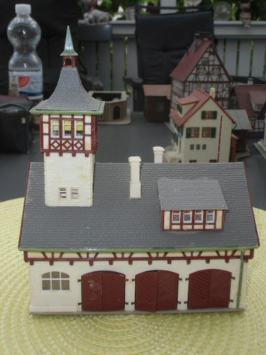 Faller 21398, pequeña estación de bomberos, variante más nueva en gris blanco, escala H0, 1:87 | Condition: Gebraucht