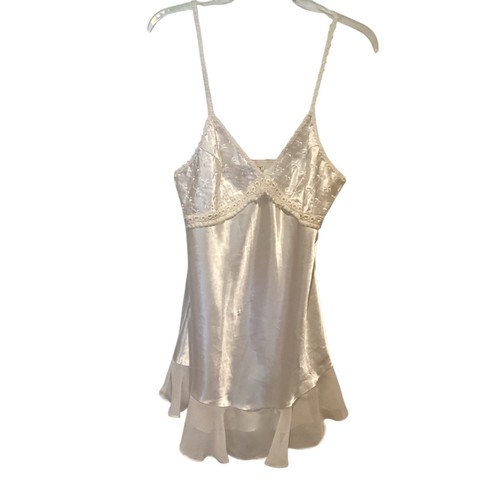 NEW Enchanting White Satin Nightgown with Embroidery & Lace Size Medium 8/10