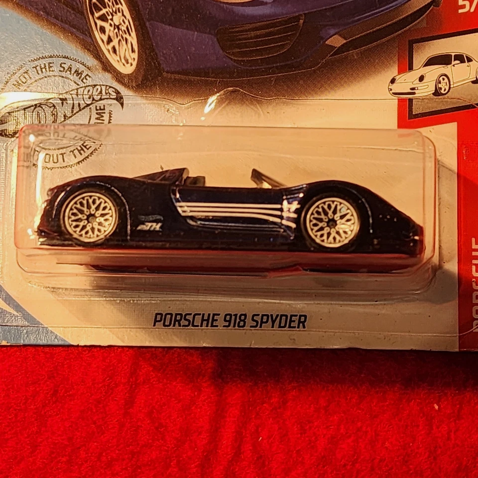 Hot Wheels Super Treasure Hunt Porsche 918 Spider en paquete hecho 2017 Foto 3 de 4