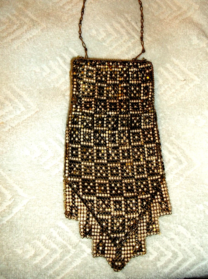 Whiting Davis 搪瓷网眼钱包化妆紧凑型艺术装饰 Flapper 女孩晚装包 — 第 4/4 张图片