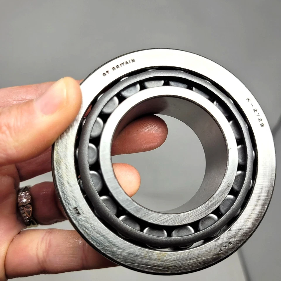 Rodamientos portadores diferenciales SKF 41045 British Spares cono Land Rover de colección Foto 2 de 4