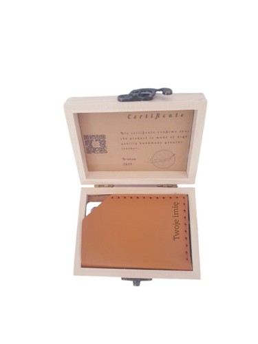 Brown card holder - Picture 4 of 7