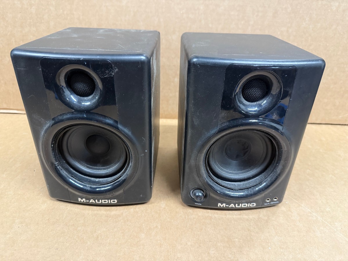 M-AUDIO AV30 モニタースピーカー M-AUDIO/モニター・スピーカー/AV30 (アンプ内蔵)(2本セット