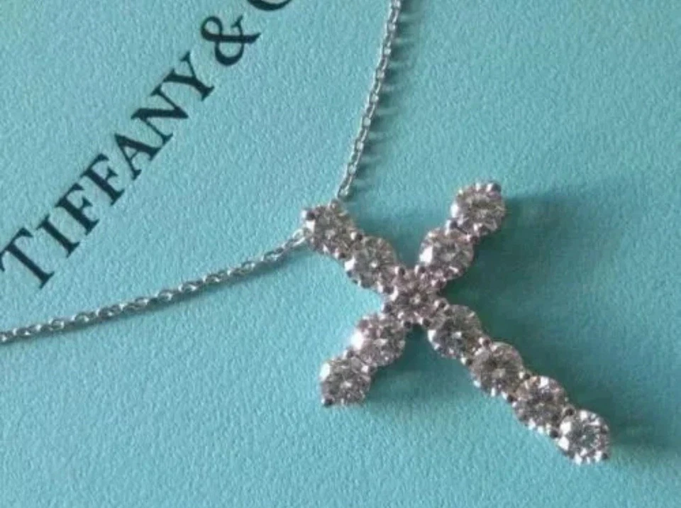 $16,800 COLLAR COLGANTE DE DIAMANTES TIFFANY & CO. CRUZ 1.71 CTW PLATINO GRANDE Foto 2 de 4