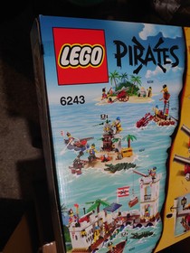 New LEGO Pirates: Brickbeard's Bounty  (6243) NEW & SEALED !!! high-quality