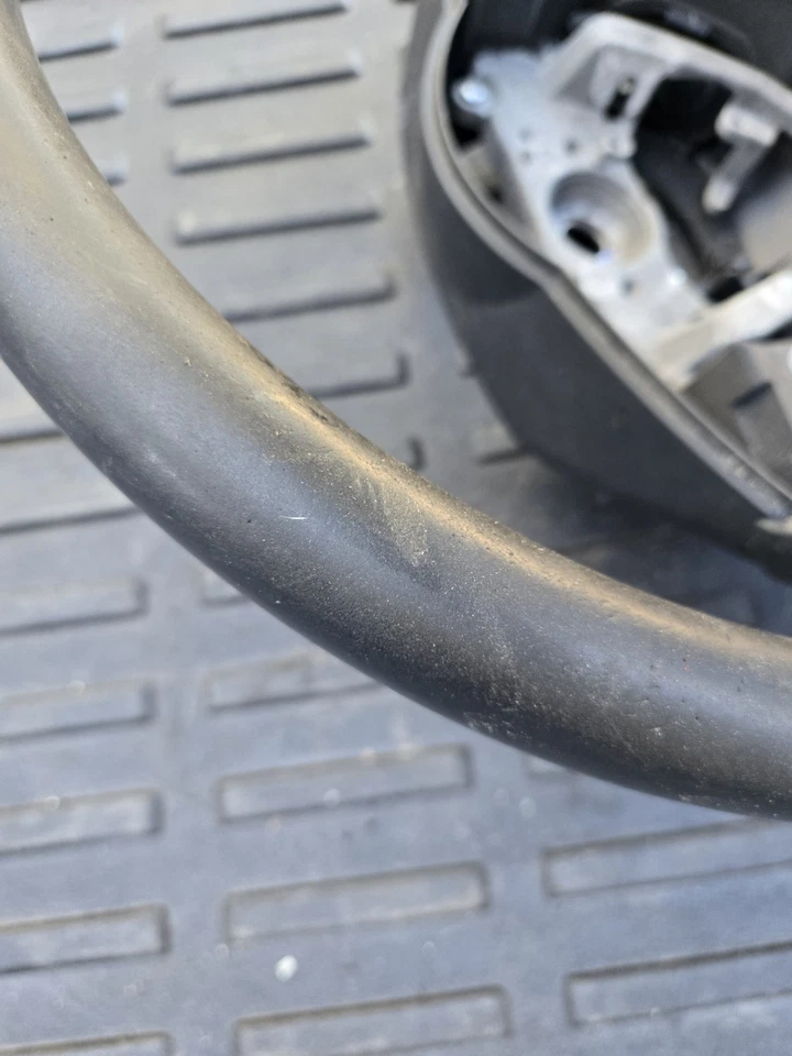 Volante Toyota FJ Cruiser 2007-2014 Foto 3 de 4