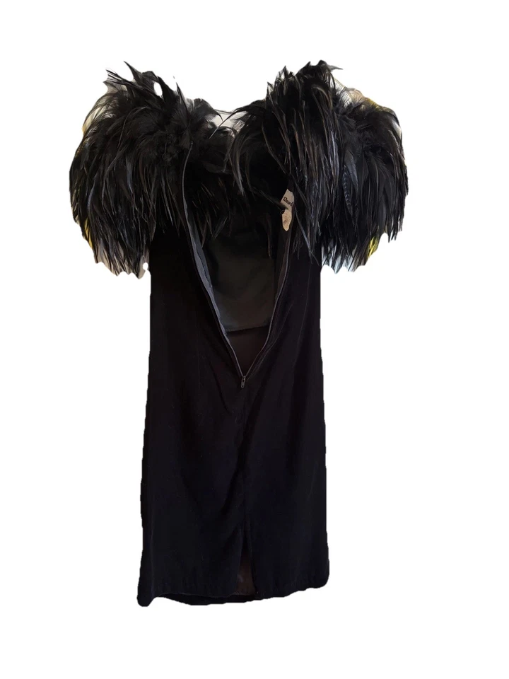 Vestido de cóctel vintage negro de terciopelo y plumas de avestruz talla 4 Foto 3 de 4