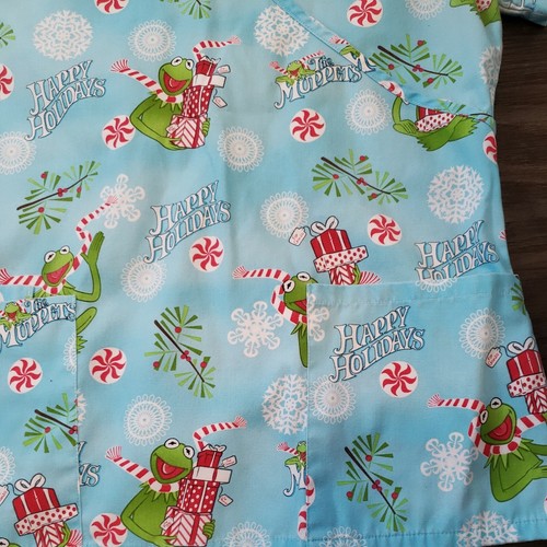 Disney Muppets Kermit Weihnachten hellblau Scrub Top Gr. S, Happy Holidays - Bild 4 von 5