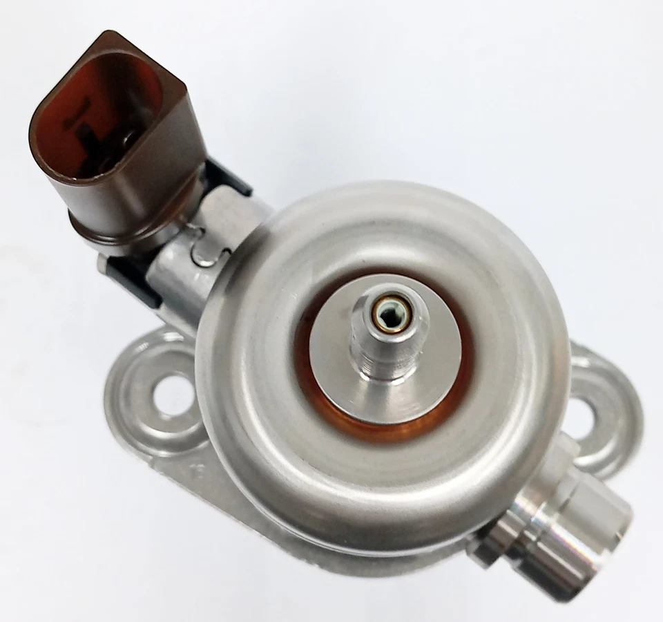 Bomba de combustible de alta presión de inyección directa Bosch 0261520597 para Volkswagen Passat Foto 2 de 4