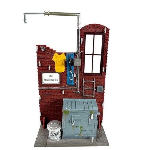 2002 Marvel Spiderman Alleyway Playset With Dumpster & Trash Can NOT COMPLETE