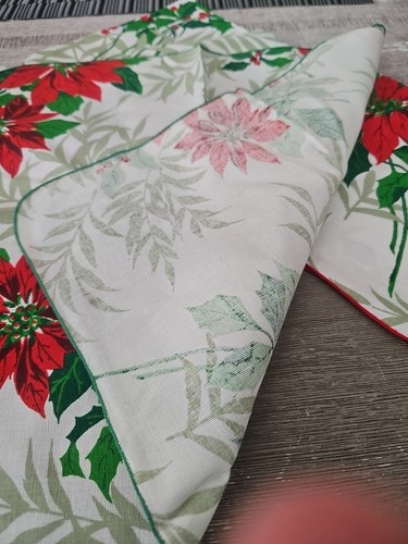 8 Vintage Christmas Cloth Napkins Retro White Red Poinsettia 16" X 17" Kmart - Picture 4 of 4