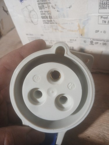 Walther Plug 3-Pin BS4343 32A-6h 200-250 2P FEMALE - Picture 4 of 6