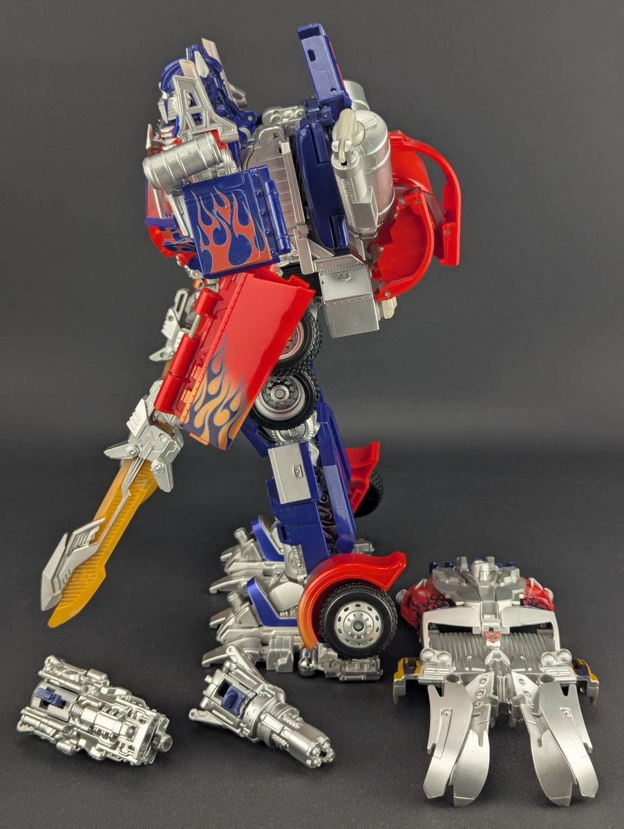 Transformers Asia Premium Series Striker Optimus Prime