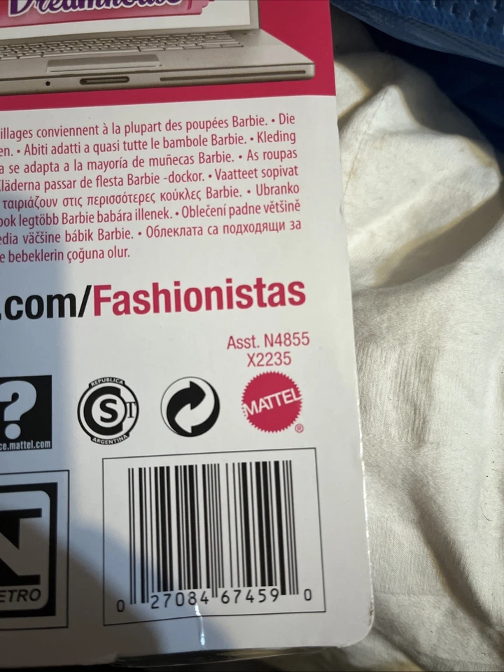 Barbie Fashionistas 2011 - 3 trajes nuevos en caja X2235 Foto 3 de 4