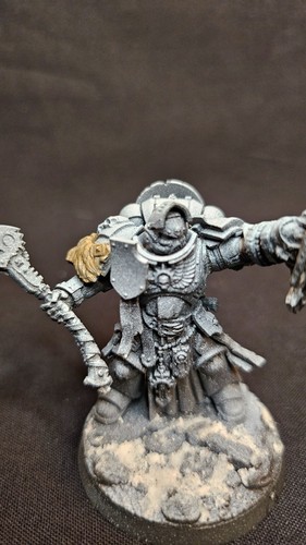 Space Wolves | Captain /w Relic Shield CUSTOM | Primed & Ready for Paint - Picture 6 of 6
