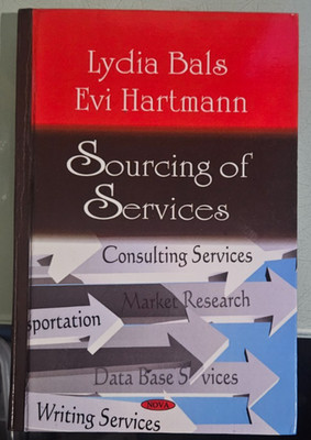 lydia bals / evi hartmann   SOURCING OF SERVICES  hardcover