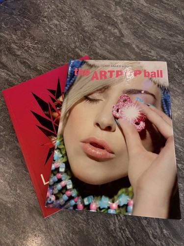 Lady GAGA ARTRave The Artpop Ball Tour 2014 Concert Program Book READ IN FULL prezzo ebay