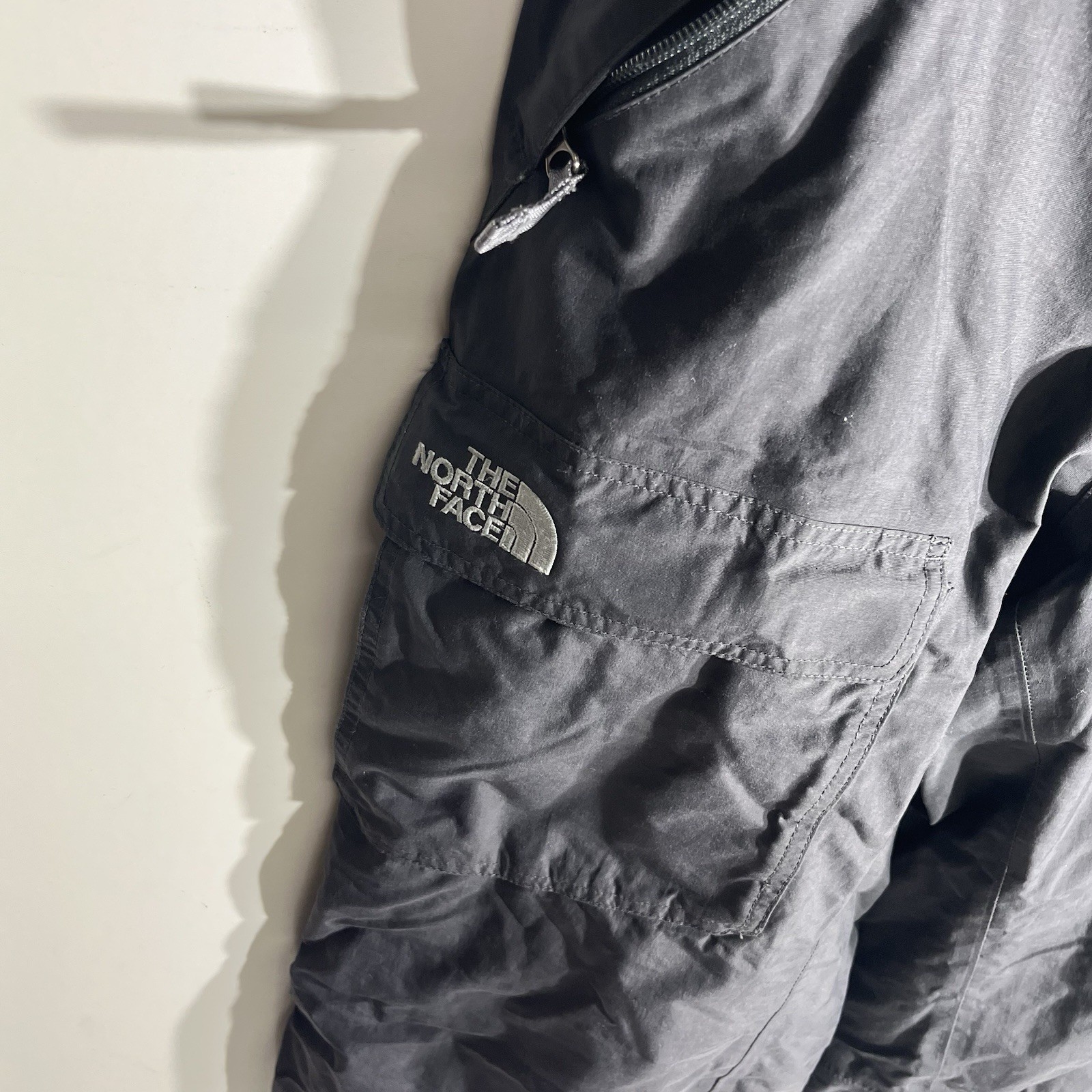 The North Face HyVent Snow Pants Men’s Small Cargo Waterproof Black Ski Winter