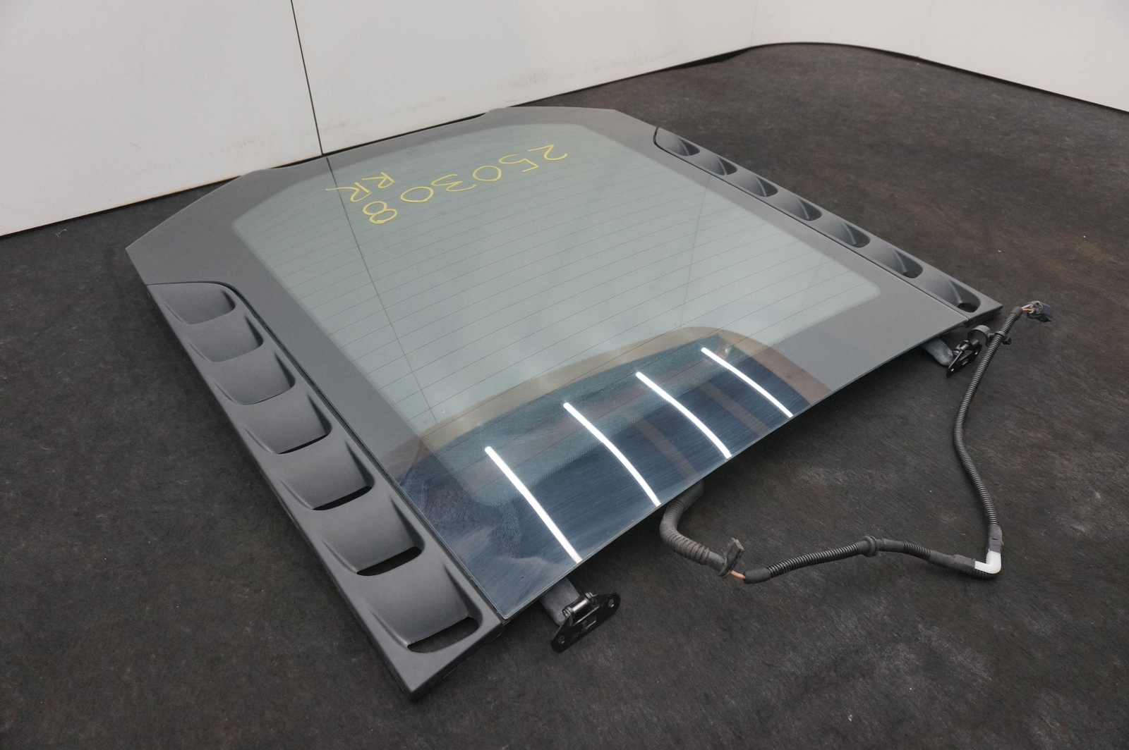 Rear Engine Hatch Glass Cover Panel OEM 11P0443CP McLaren 650S 2015