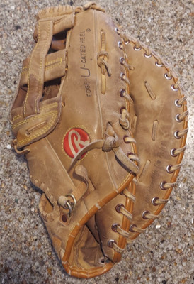 90 s Era Rawlings RFM9 Wally Joyner Model Deep Pocket Edge U Cated Heel
