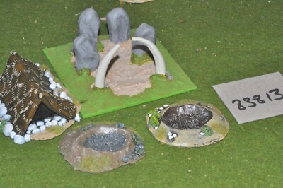 28mm Urzeit / Stammes - Dorf mit Feuerstelle - (83813)